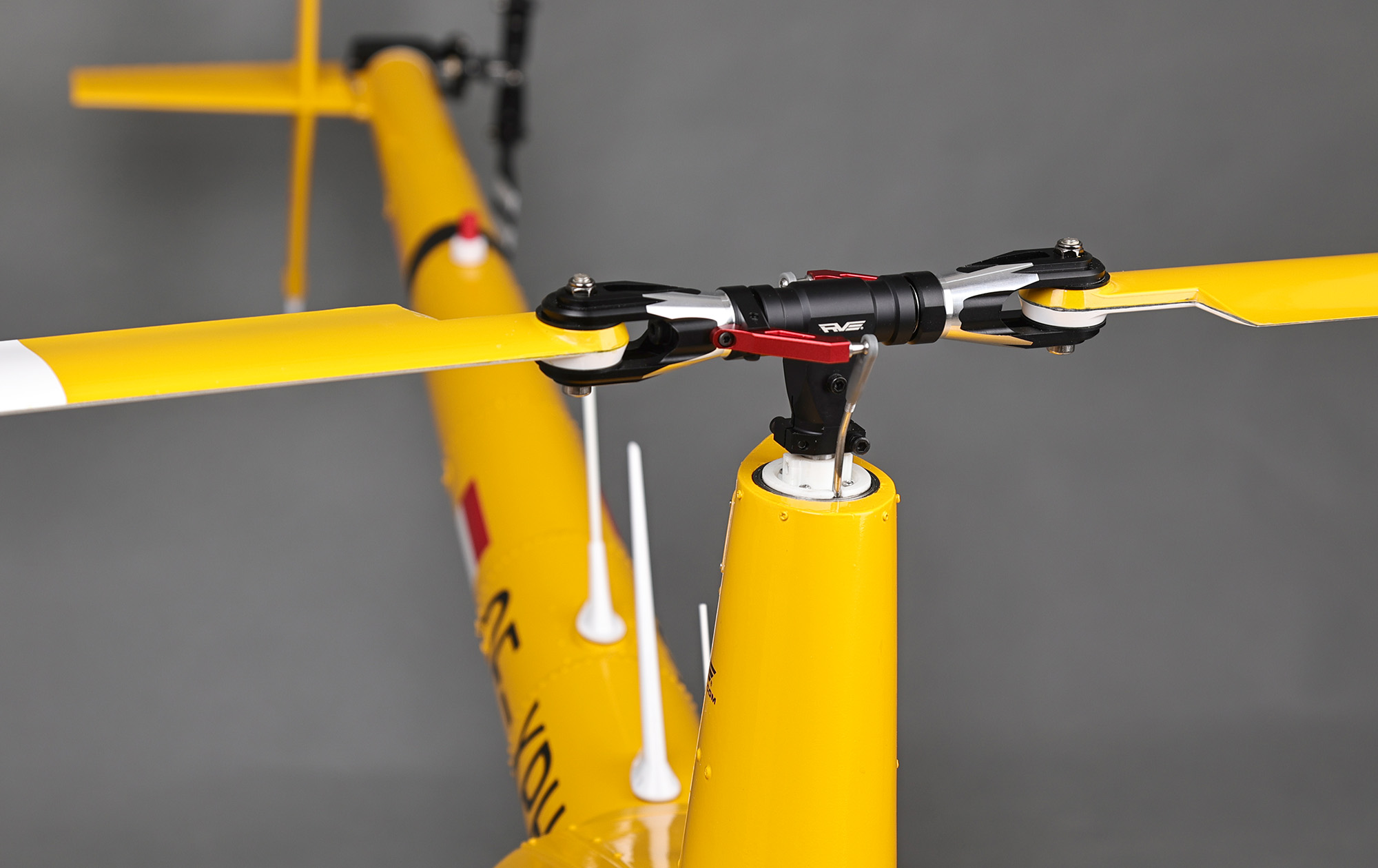 R2200Y 黄色R22 1/4.5比例像真直升机(图8)